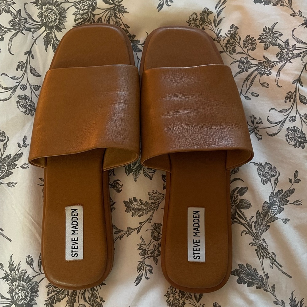 Woman’s Steve Madden cognac Leather Holmes slide sandals